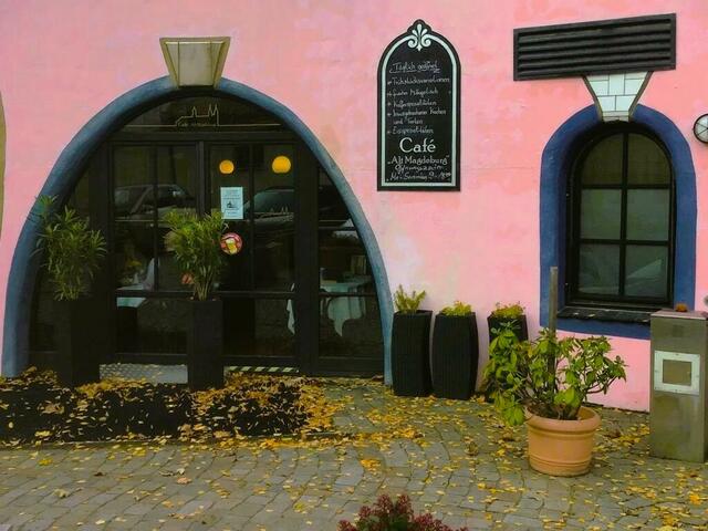 Was sein muß, das muß sein, natürlich auch ein CAFE!!! ;-)
