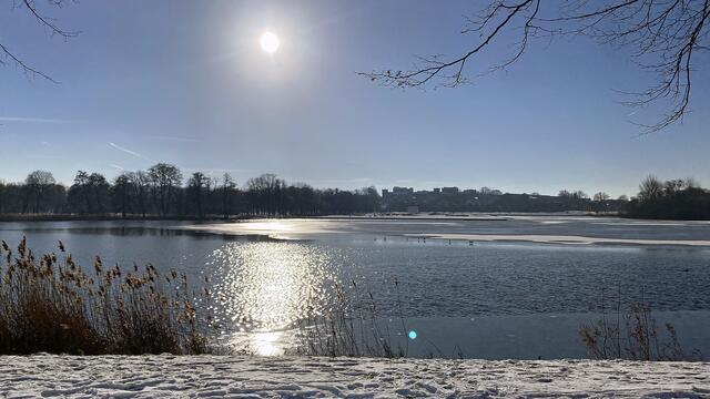 Ausblick vom Platz Alter Garten auf den Burgsee. Foto: Helmut Kuzina