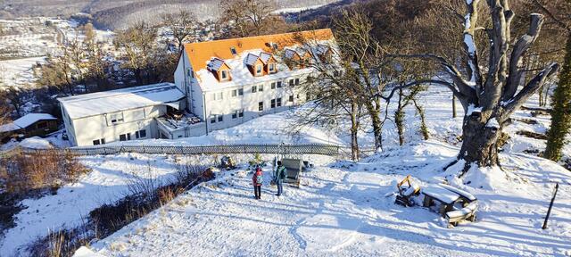 Blick von der Lauenburg auf das "Haus Lauenburg" des Sozialwerkes Behindertenhilfe - Der Paritätischen 