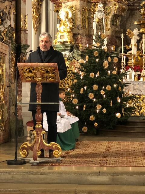 Foto: Lektor Peter Heinrich trug die Lesung des Tages vor.