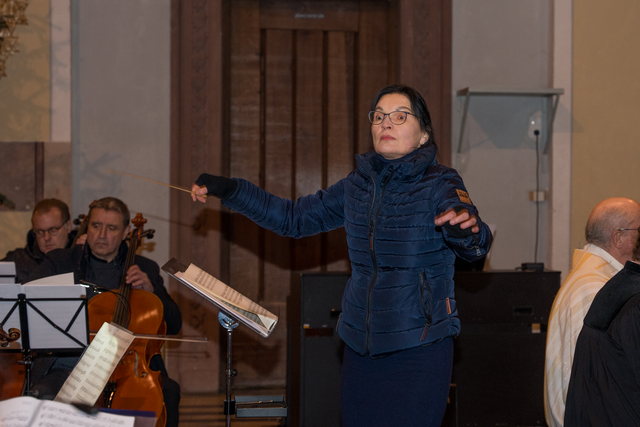 der Kirchenchor Sankt Jakob und das Collegium Musicum mit der „Missa Sonora“ von Rainer Waldmann unter der Leitung von Monika Trinkl-Peters | Foto: FSeventfoto