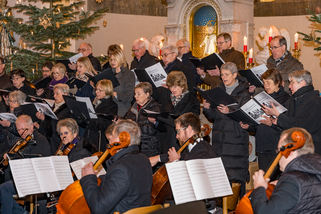 der Kirchenchor Sankt Jakob und das Collegium Musicum mit der „Missa Sonora“ von Rainer Waldmann. | Foto: FSeventfoto