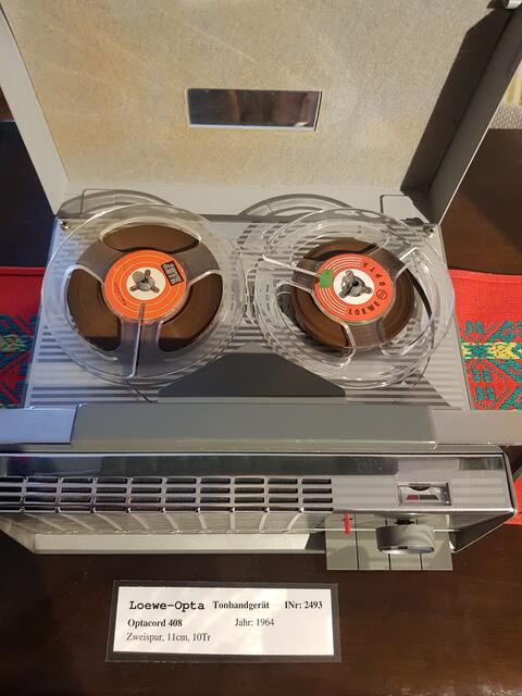 Auch die Firma Löwe produzierte Tonbänder, hier das Optacord 408 aus dem Jahre 1964 - Neupreis damals 350 DM. 