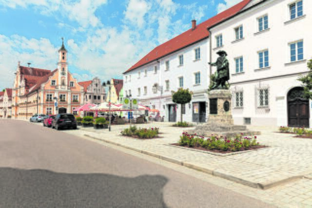 Rokoko-Rathaus und Tillydenkmal | Foto: Marco Kleebauer