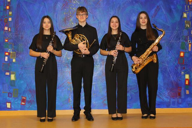 Isabell Tschan, Ludwig Stegmiller, Sophia Tschan und Lucia Reiter haben sich für den Landeswettbewerb vom 8. - 11. März in Kempten qualifiziert.