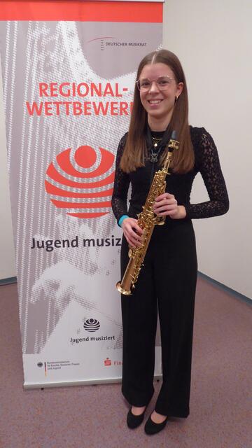 Mit ihrem Sopransaxofon und einem anspruchsvollen Repertoire erspielte sich Chiara Bunk in der höchsten Altersklasse VI einen ersten Preis in Neu-Ulm.