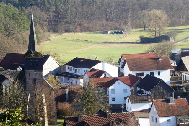 Blick zur Kirche Mellnau.