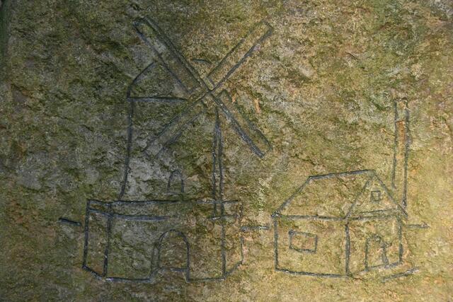 Mühlenmontag (Foto: Katja Woidtke)

Mühlenruine in Rehburg 

Auf einem Gedenkstein ist die Mühle samt Haus für die Dampfmaschine dargestellt. | Foto: Katja Woidtke
