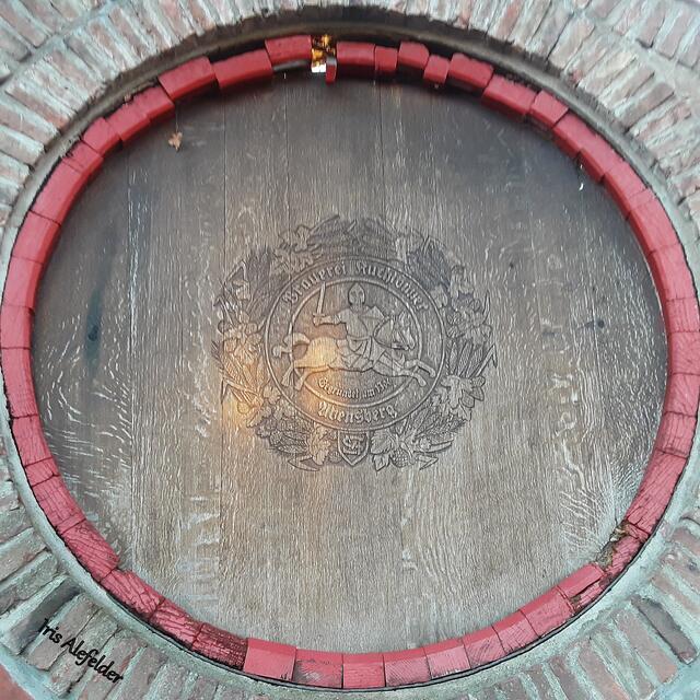 Das Wappen der Brauerei Kuchlbauer, die im 13. Jahrhundert gegründet wurde. | Foto: Iris Alefelder