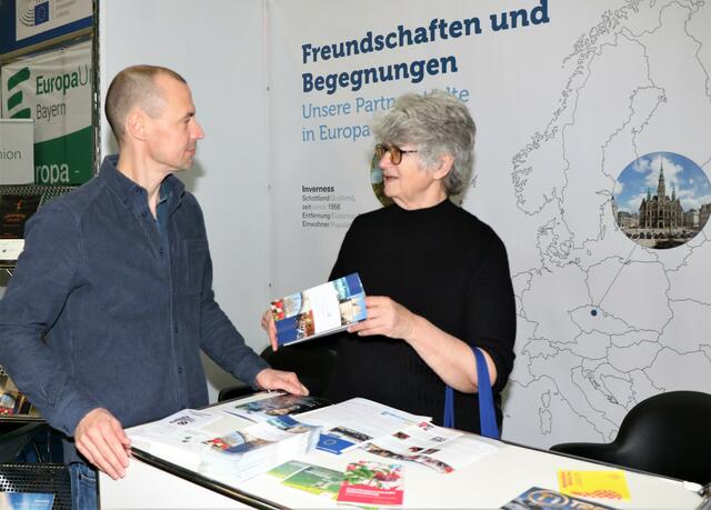 Jörn Seinsch am AI Messestand | Foto: Marianne Stenglein