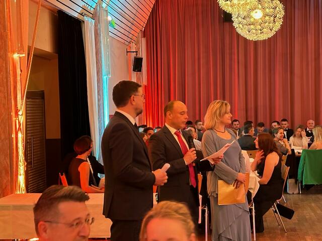 TSV Vorsitzender Richard Hangl bei der Verkündung der Sieger