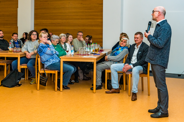 Dankesfeier zum Chrstkindlmarkt "Friedberg karitativ 2023" - Im Bild pallottiner-Pater Reinhold Maise beim Vortrag | Foto: FSeventfoto