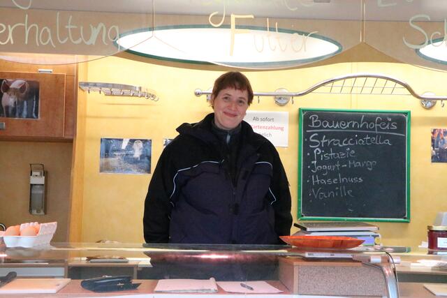 Metzgerei Müller, Standbesitzerin Melanie Müller. Bei ihrem Stand gibt es eine große Auswahl an Fleisch- und Wurstvarianten, aber auch Marmelade und Bauernhofeis.