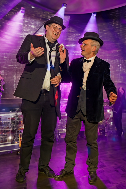 Friedberger Pfarrfasching 2024 - Pan Tau (Stadtpfarrer Steffen Brühl, links) und Wolfgang Möritz als Jopi Heesters) gaben sich die Ehre | Foto: FSeventfoto