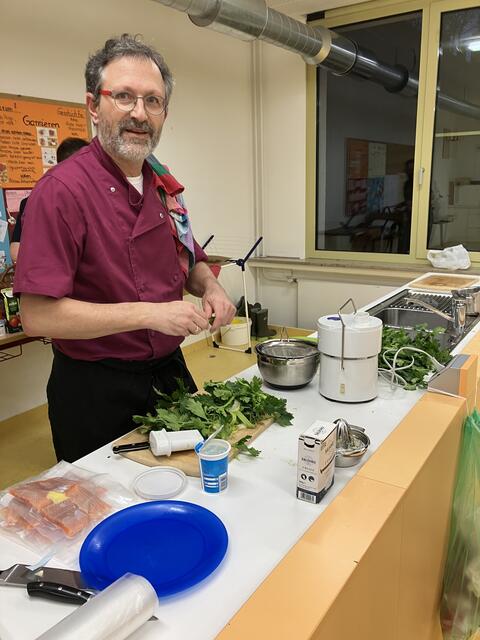 Dr. Alois Moosmüller, zuständig für den ersten Gang "Leicht", ist ganz entspannt - er hat alles im Griff.