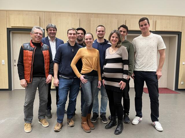 Bild v. l.: Walter Möckl, Dr. Michael Higl, Michael Prokoph, Florian Möckl, Magdalena Groll, Alexander Markidonow, Juliane Noppinger, Tim Heilmeier, Niklas Marb