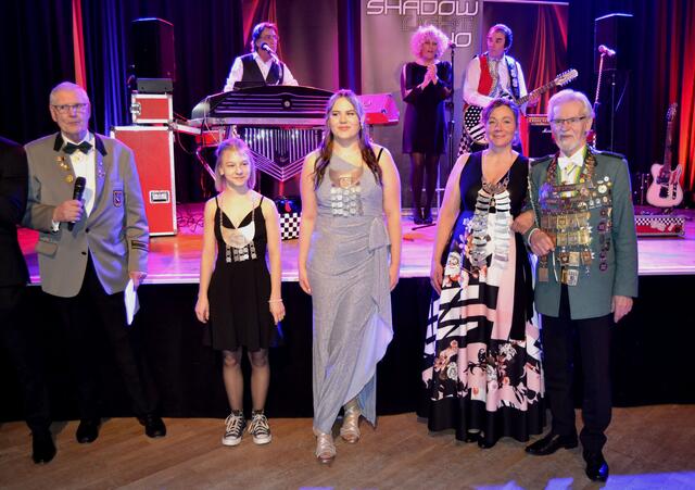 Kreiskönig Armin Chomanec (BSG Lehrte), Kreiskönigin Petra Steinmetz (SG Ahlten), Kreisjuniorenkönigin Kaja Thiesen (SV Hülptingsen) und die Kreisjugendkönigin Paula Demitz vom SV Thönse