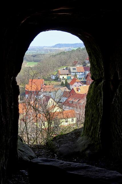 Blick aus der Wasserhöhle auf Langenstein