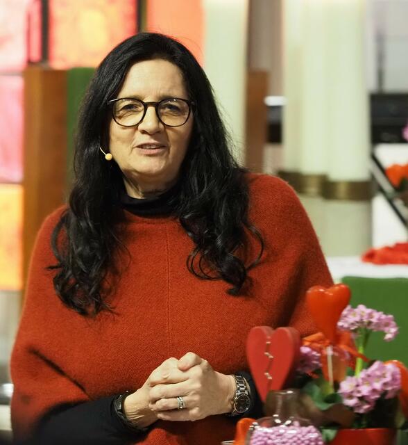 Diplom-Psychologin Andrea Mayer bei ihrem MarriageWeek-Vortrag am 6. Februar 2024 in der Evangelischen Pauluskirche in Kaufering  
   | Foto: - -
