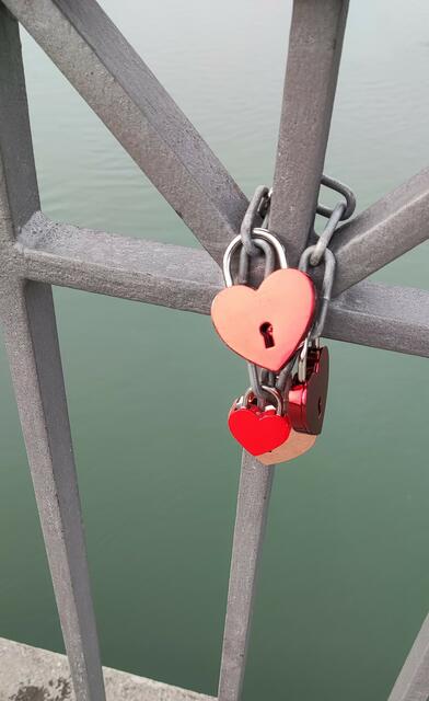 Bei der Stadtführung zum Thema „Liebe, Verliebtsein und Ehe in Landsberg“ gab es so manches zu entdecken. | Foto: - -