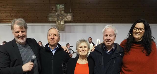 Würdigung engagierter Akteure der MarriageWeek in Kaufering:   Alfred Mayer, Horst und Hildegard Blachnitzky, Erdmann von Harsdorf, Andrea Mayer (von links nach rechts).   
   

 | Foto: - -