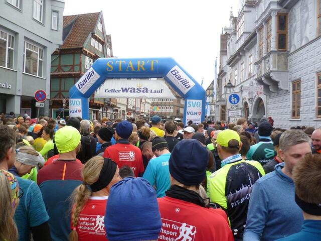  10 Kilometer: Startaufstellung.  