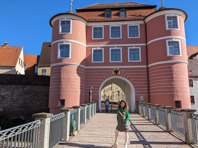 Ramona Martiness vor dem Rieder Tor | Foto: Matthias Bucher