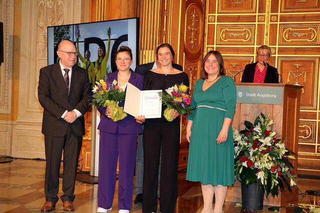 Das DKV Damenteam wurde auf den zweiten Platz gewählt, nicht auf dem Foto Ricarda Funk. Von links Franz Neuhäuser-Emily Apel-Elena Lilik-Martina Wild, Andrea Bogenreuther | Foto: Marianne Stenglein