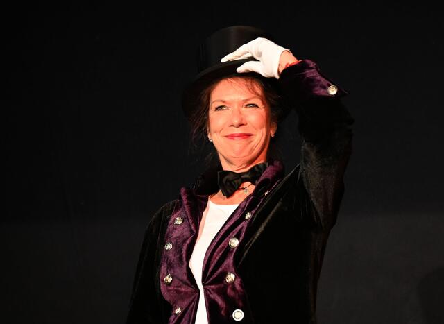 Das Stück beginnt ganz harmlos