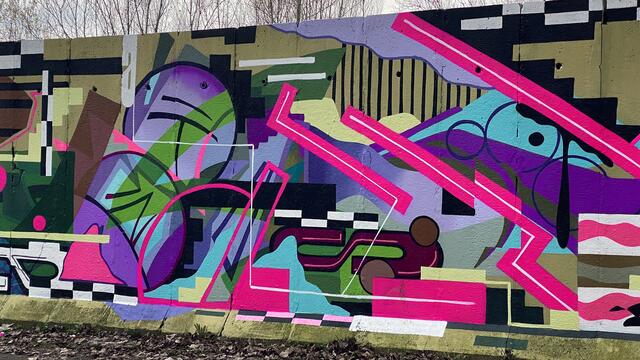 Graffiti zählen mittlerweile zur bildhaften Kunst. („Graffiti Hall“ am Platten Kamp.) Foto: Helmut Kuzina