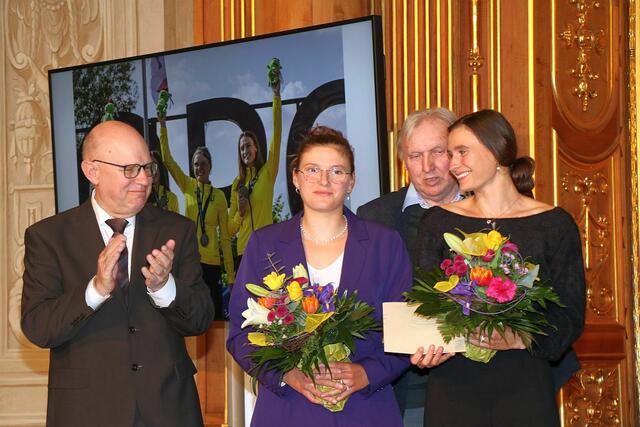 Emily Apel und Elena Lilik wurden geehrt | Foto: Marianne Stenglein