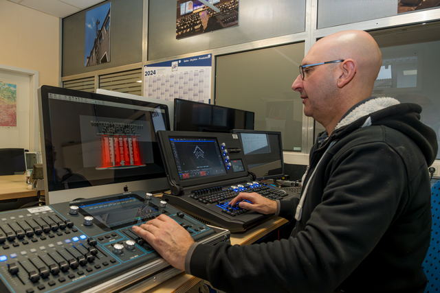 Wir waren Gast bei der Firma Klangwerk im Friedberger Stadtteil Wulfertshausen. Mit Klangwerk-Chef Thomas Knappich sprachen wir über seine Arbeit hinter den Kulissen jeder Bühnenshow und jeden Events. | Foto: FSeventfoto