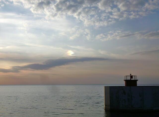 Am Himmel ist ein Halo zu sehen. 