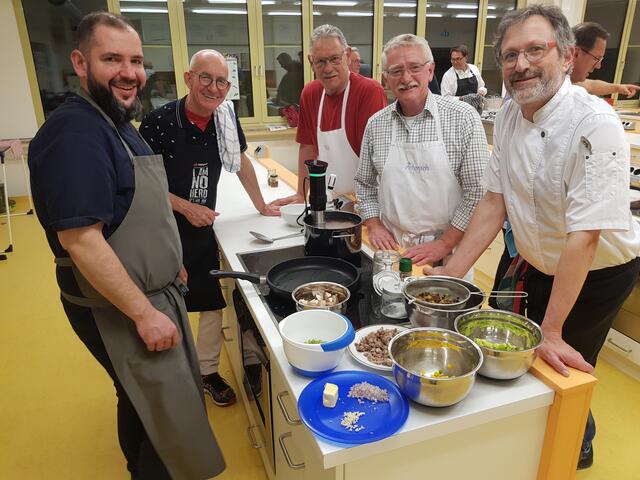 Jungs macht euch fertig, gleich gehts rund. 