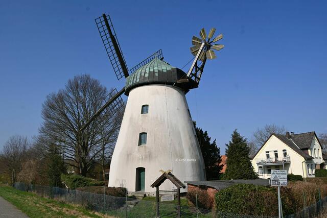 Mühlenmontag (Foto: Katja Woidtke)

Windmühle in Tündern an der Weser - Teile der Mühle stammen vom Turmholländer in Bennigsen | Foto: Katja Woidtke