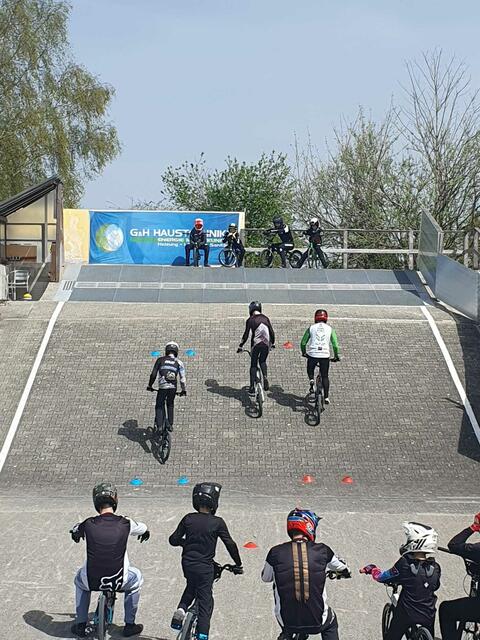 Foto: Sascha Ortel, Iv Ortel, Holger Stolz, Simone Kaffer, Franziska Schaefer, Sandra Rudolf