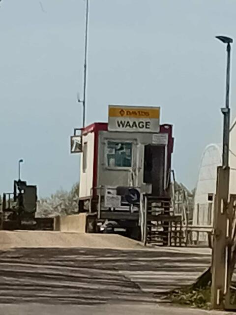 Alle mussten auf die Waage.. | Foto: Dirk Ludwig 