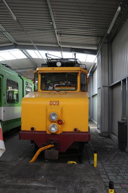 Historische Straßenbahnwagen in Döhren.