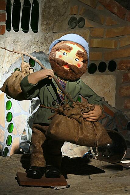 Die Zwerge erklären ihre wichtigsten Aufgaben bei der Bierherstellung