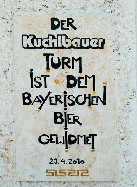 Nun folgen Impressionen vom Gang auf der Wendeltreppe hinauf zur Spitze des Turms