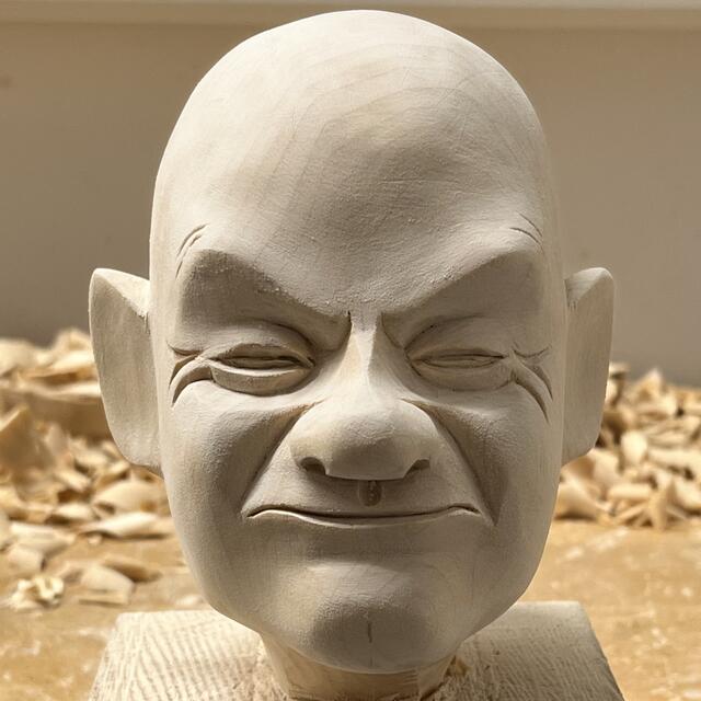 2: Nach dem Schleifprozess sieht die Haut gleich ebenmäßiger aus. | Foto: Florian Moch