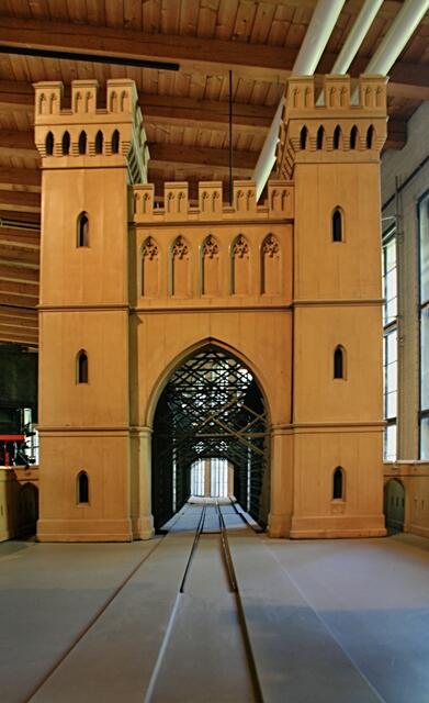 Ein Brückenportal