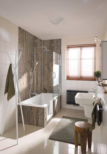 Barrierefreier Komfort, schnell eingebaut: Dusch-Badewanne mit wasserdichter Tür. | Foto: DJD/SHK