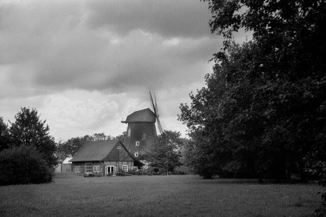 Die Buchholzer Mühle am Mittellandkanal.