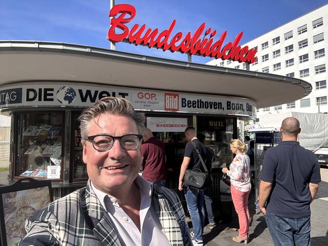 Torsten Ilg in Bonn. Freie Wähler fordern Bekenntnis zum Bonn/Berlin-Gesetz auch 25 Jahre nach dem Umzug des Bundestags nach Berlin. | Foto: Freie Wähler frei von Rechten Dritter