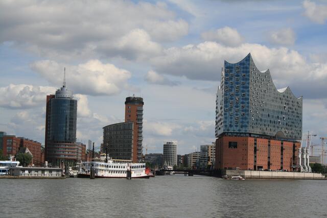 Die Elbphilharmonie, ein aus dem Finanzruder gelaufenes Objekt