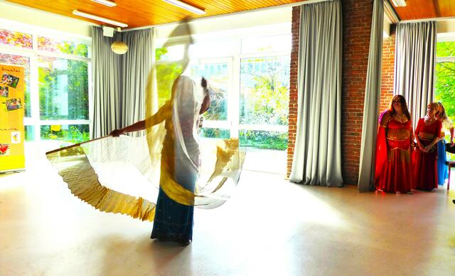 Shima tanzt ein Solo mit Isiswings. | Foto: Shima Mahi