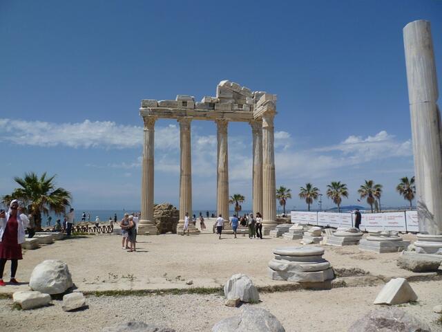 Tempel des Apollon. Zählt zu den beiden Haupttempeln Sides und befindet sich in der Nähe des Hafens.