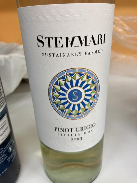 Ein erfrischender Pinot Grigio passt immer zu Fisch.  | Foto: Klaus Hill