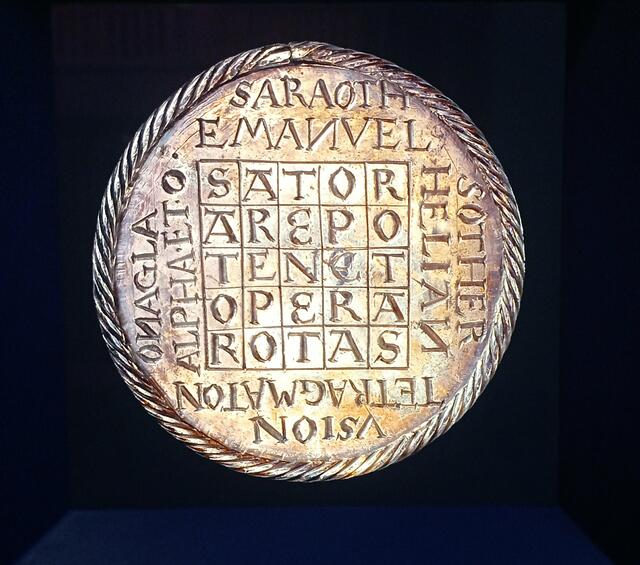 Sator soll gegen Feuer helfen